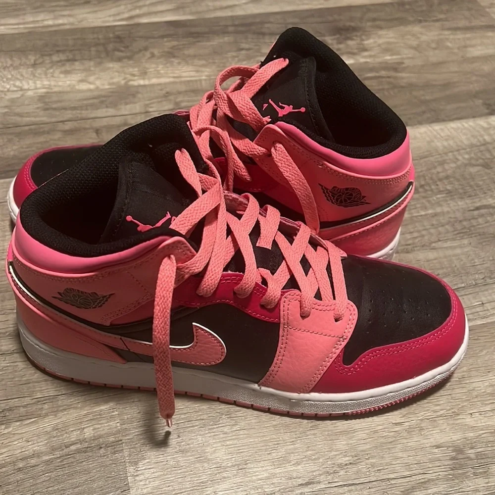 Size 7 Retros - Picture 2 of 5
